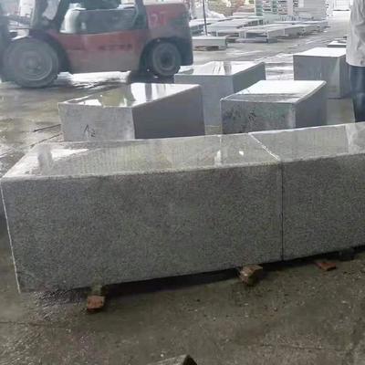 玉坤石材芝麻黑火燒路沿石加工地面鋪設(shè)